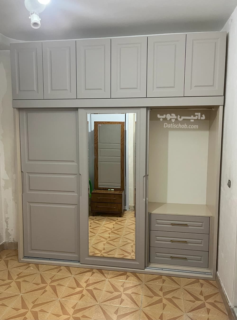 کمد ریلی مدرن آینه دار طوسی سه درب مدل C62