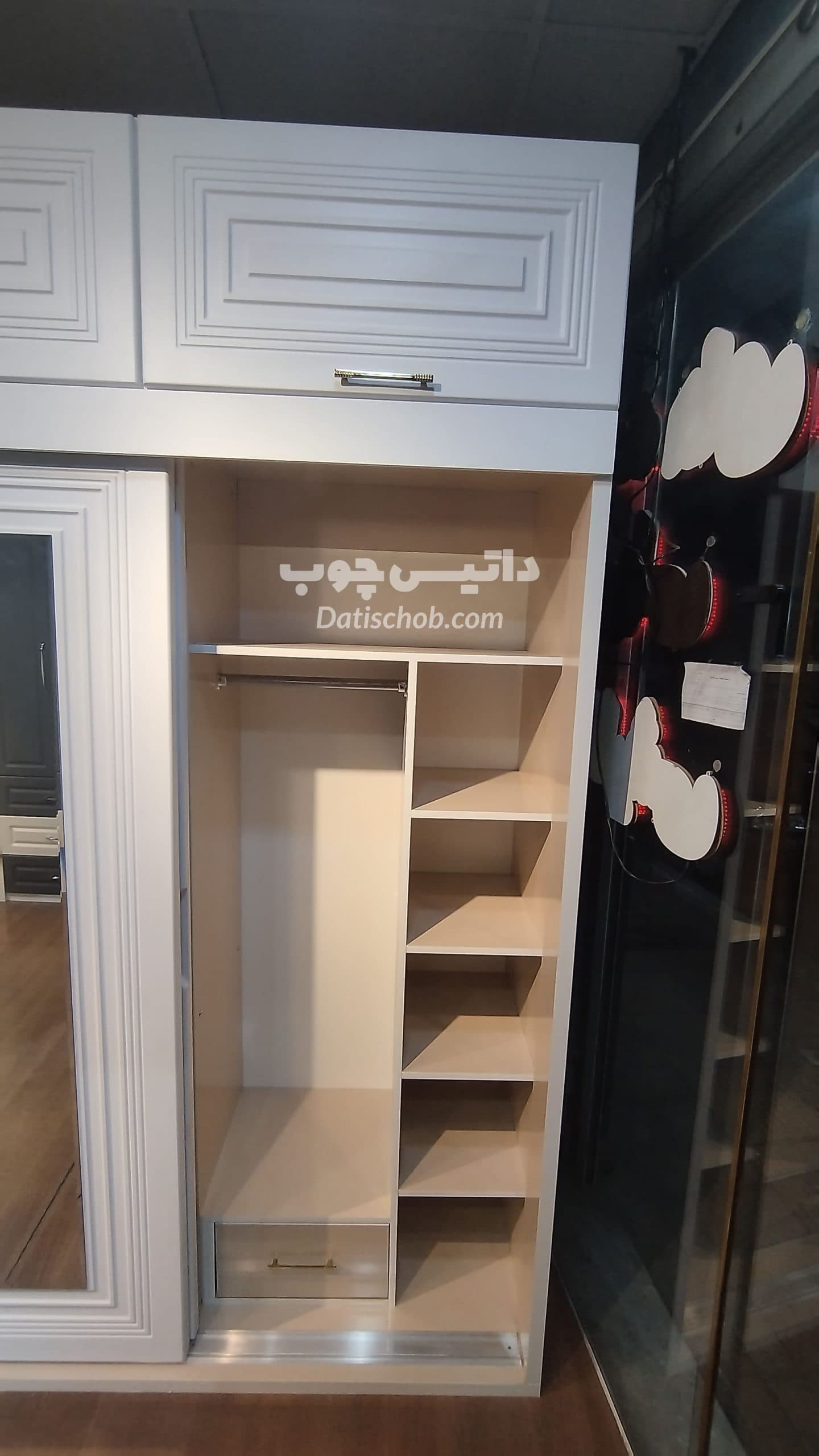 کمد ریلی مدرن سه درب سفید مدل C28
