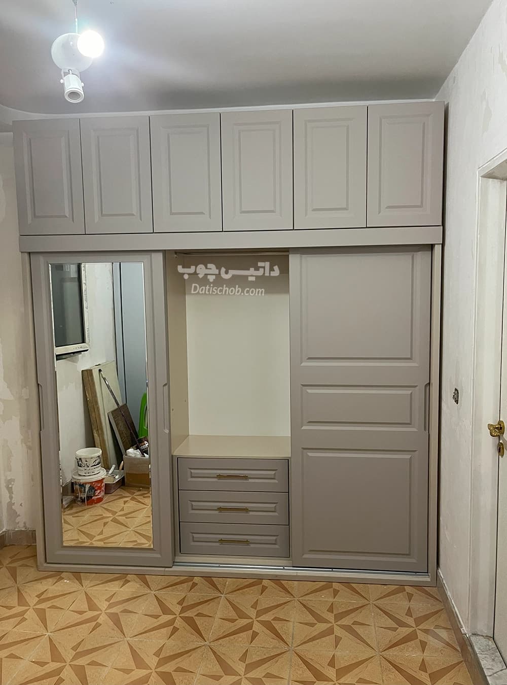 کمد ریلی مدرن آینه دار طوسی سه درب مدل C62