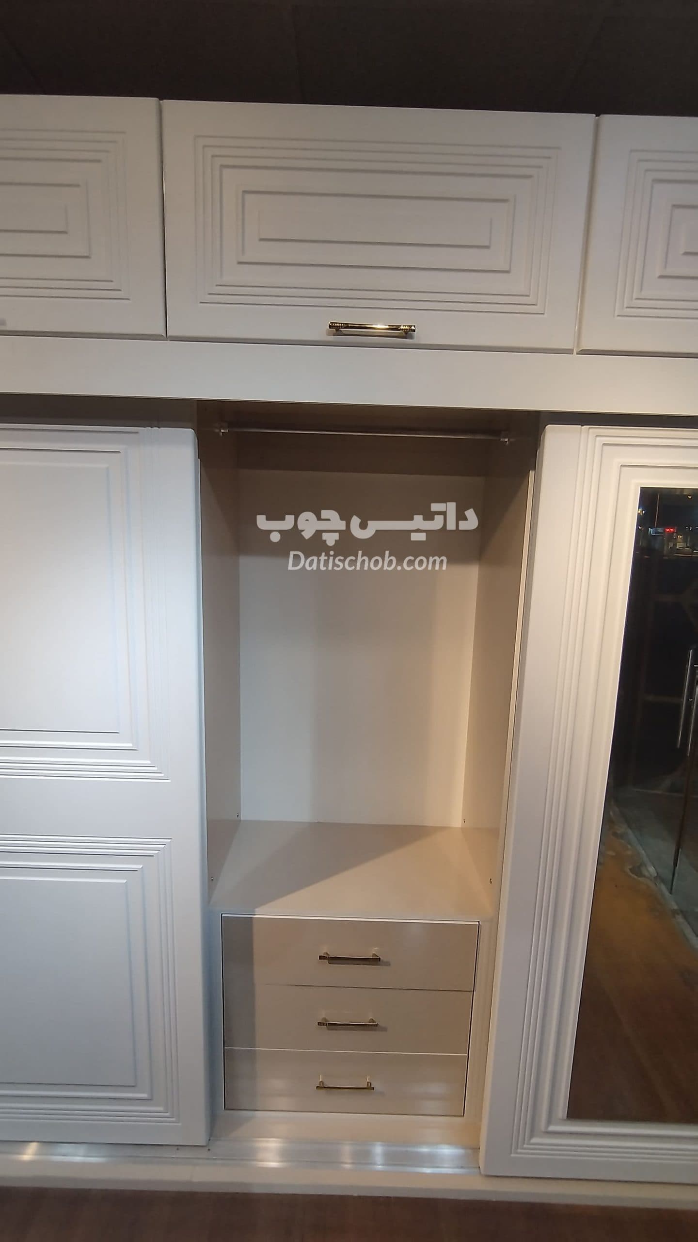 کمد ریلی مدرن سه درب سفید مدل C28